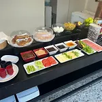 Ada Park Hotel *