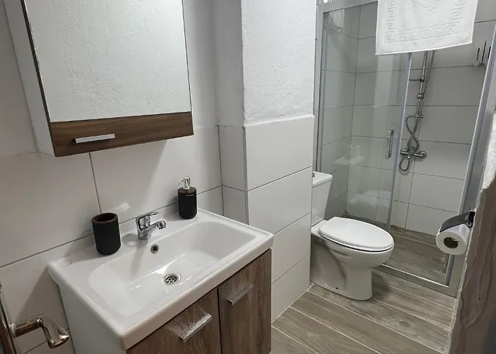 Ada Park Hotel