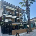 Ada Park Hotel *