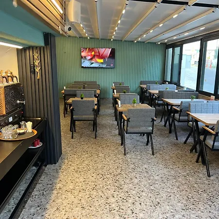 Ada Park 酒店