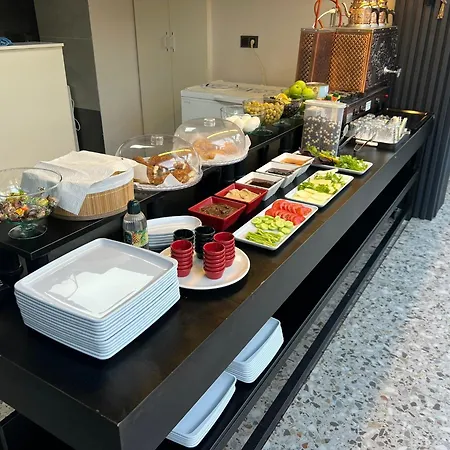 Ada Park Hotel