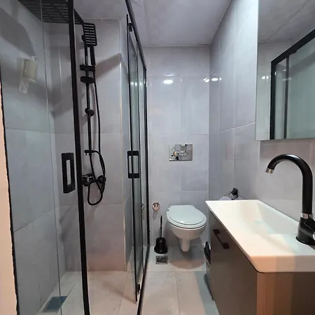 Ada Park Hotell *